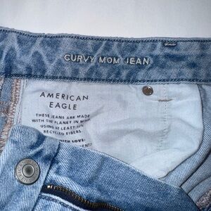 American Eagle Outfitters Curvy Mom Light Blue Denim Jeans